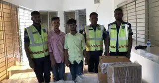 মৌলভীবাজারে প্রায় ১৬ লাখ টাকার অবৈধ ভারতীয় কসমেটিকসহ কাভার্ডভ্যান জব্দ, আটক ২
